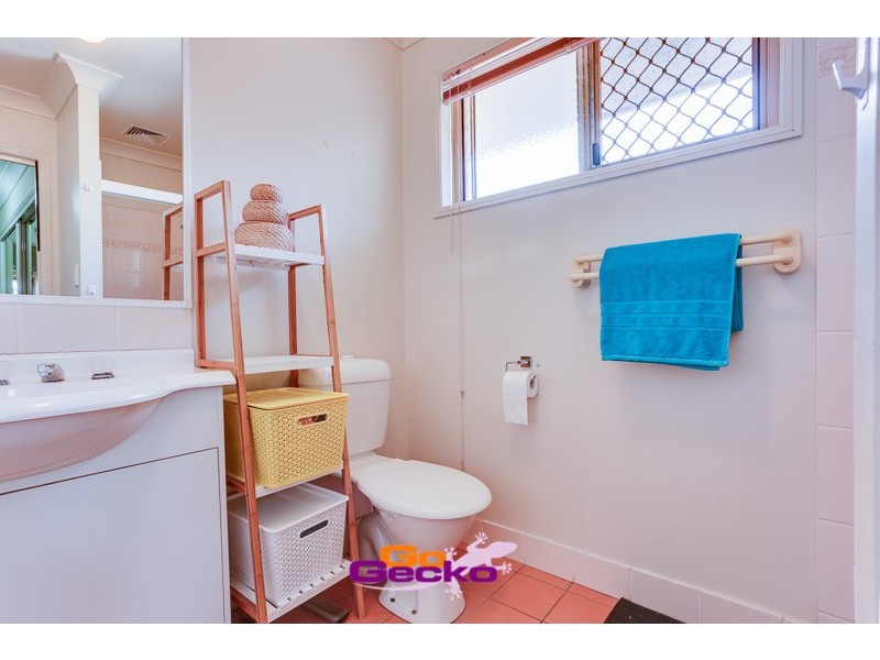 8 Pepper Tree Street, Calamvale QLD 4116