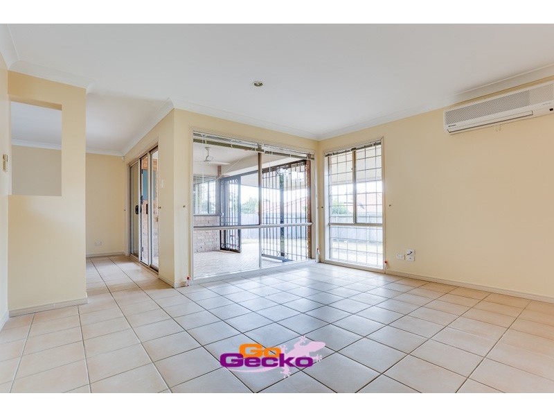 75 Wallum Drive, Parkinson QLD 4115