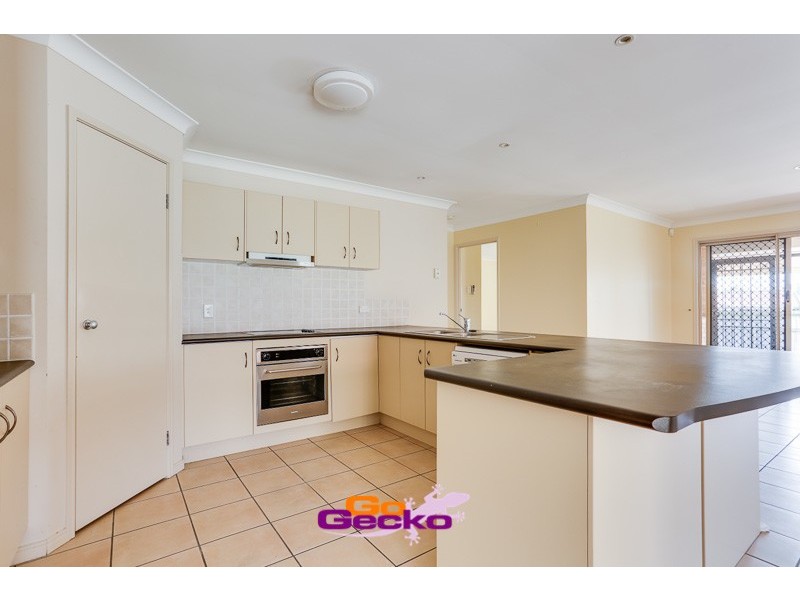 75 Wallum Drive, Parkinson QLD 4115