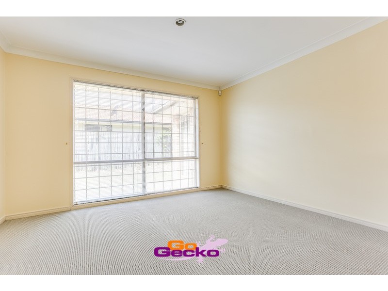 75 Wallum Drive, Parkinson QLD 4115