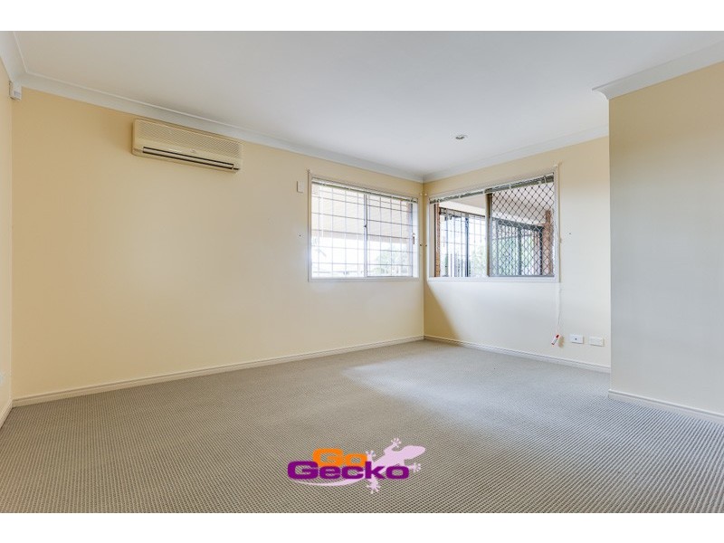 75 Wallum Drive, Parkinson QLD 4115