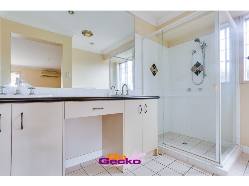 75 Wallum Drive, Parkinson QLD 4115