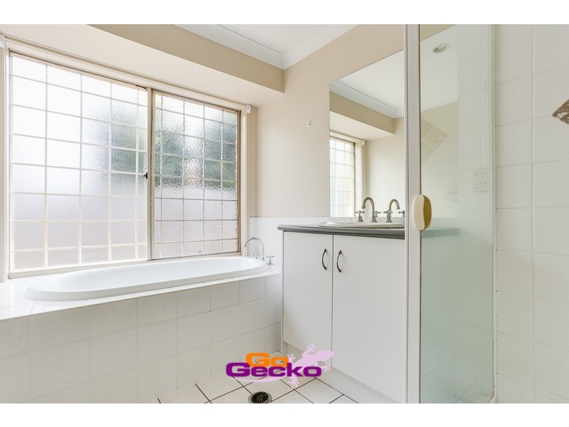 75 Wallum Drive, Parkinson QLD 4115