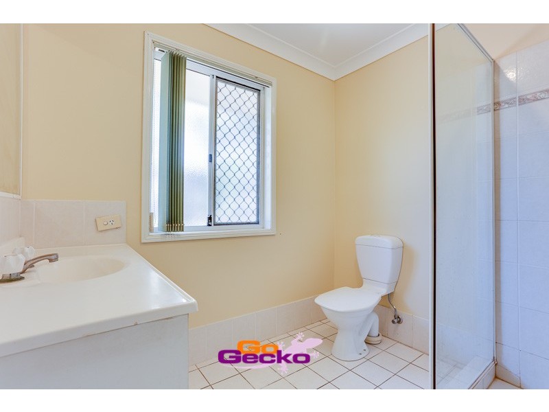 33 St James Street, Forest Lake QLD 4078