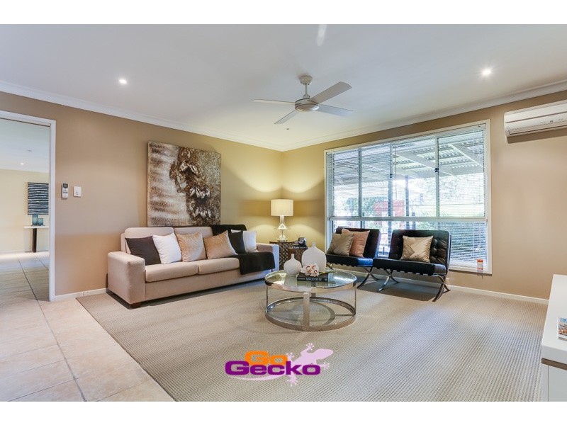 3 Wellington Place, Parkinson QLD 4115