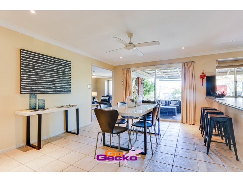 3 Wellington Place, Parkinson QLD 4115