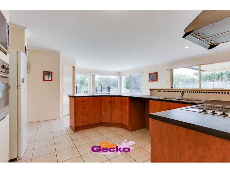 61 Oakview Street, Parkinson QLD 4115