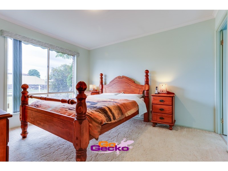 61 Oakview Street, Parkinson QLD 4115