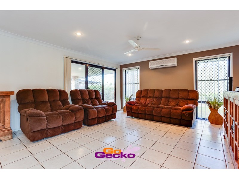 10 Goongarrie Crescent, Parkinson QLD 4115