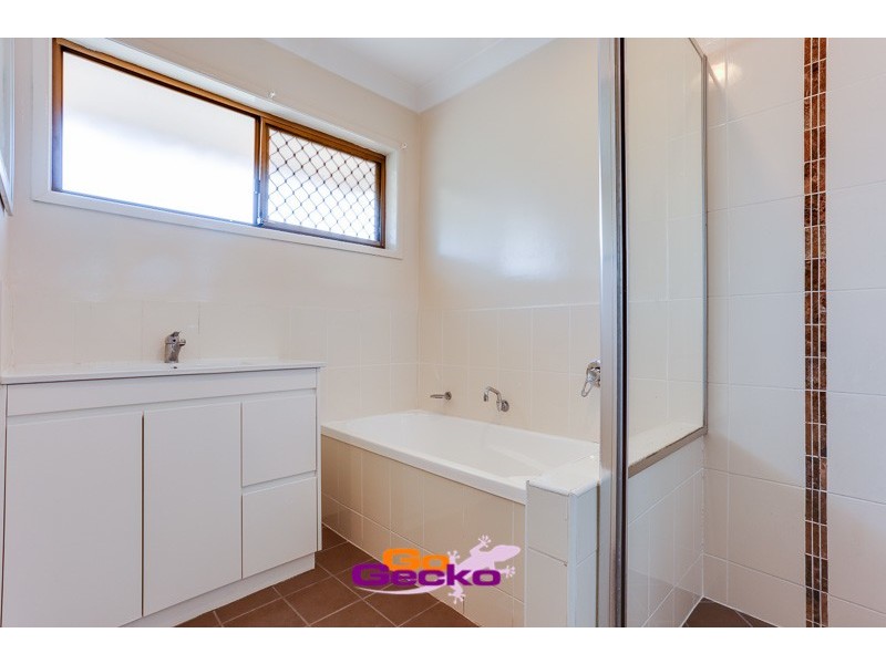 37 Chateau Street, Calamvale QLD 4116