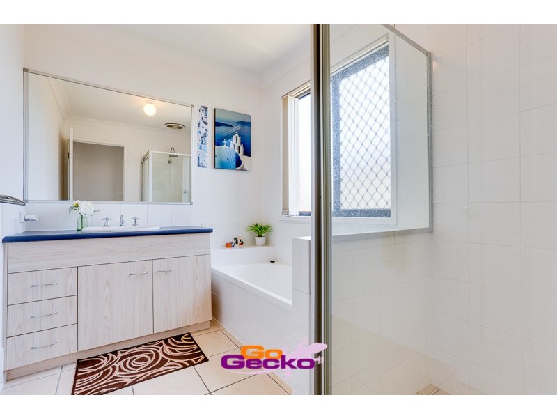 18 Goongarrie Crescent, Parkinson QLD 4115