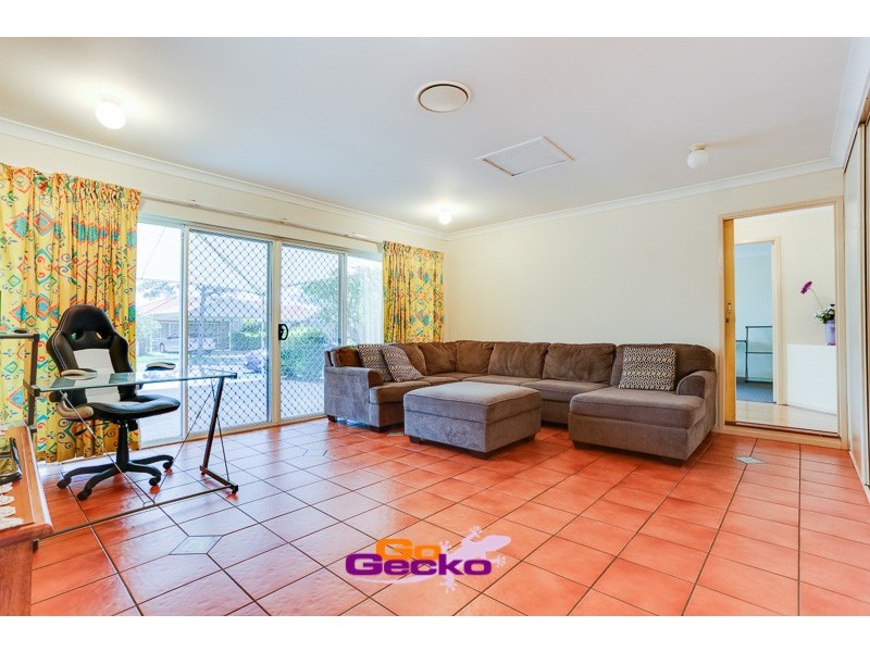 52 Solandra Crescent, Calamvale QLD 4116