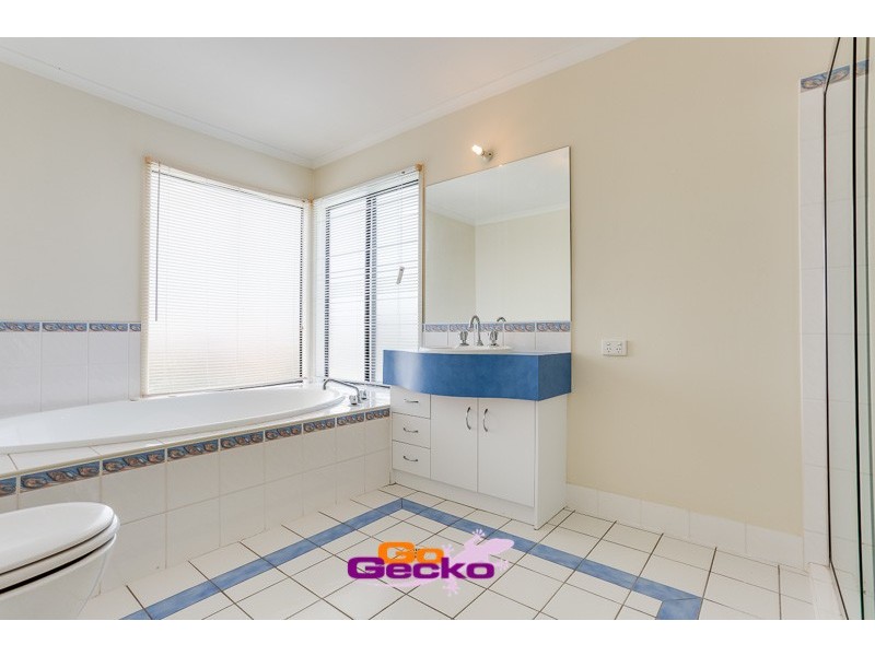 57 Oakview Street, Parkinson QLD 4115