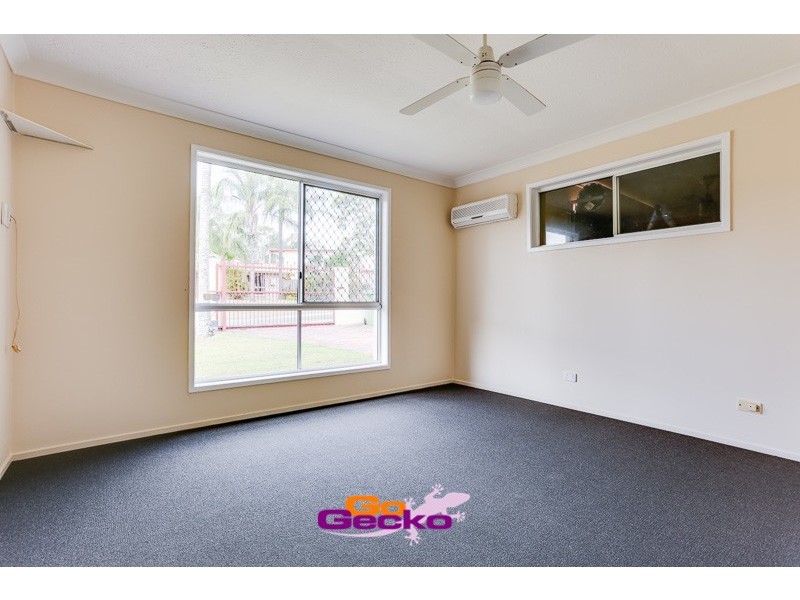 22 Rutyna Cr, Crestmead QLD 4132