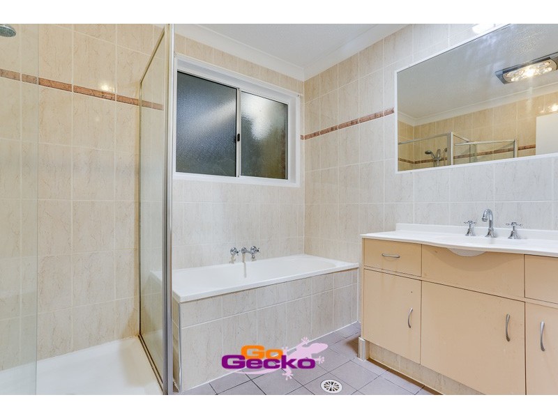 22 Rutyna Cr, Crestmead QLD 4132