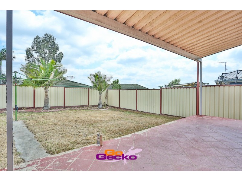 22 Rutyna Cr, Crestmead QLD 4132