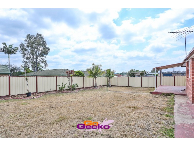 22 Rutyna Cr, Crestmead QLD 4132
