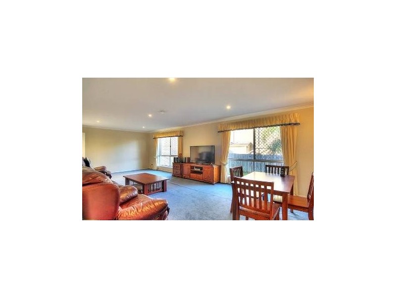 22 Eden Elm St, Calamvale QLD 4116
