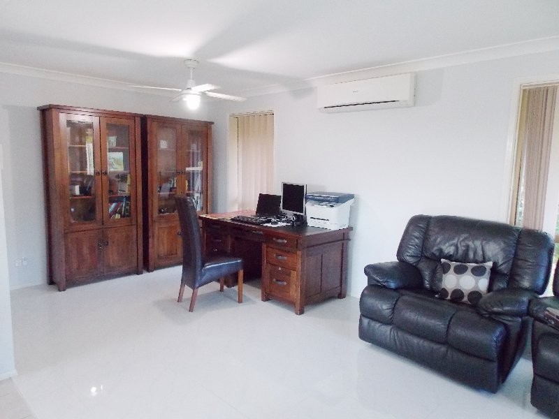 25 Moneghetti Pl, Calamvale QLD 4116