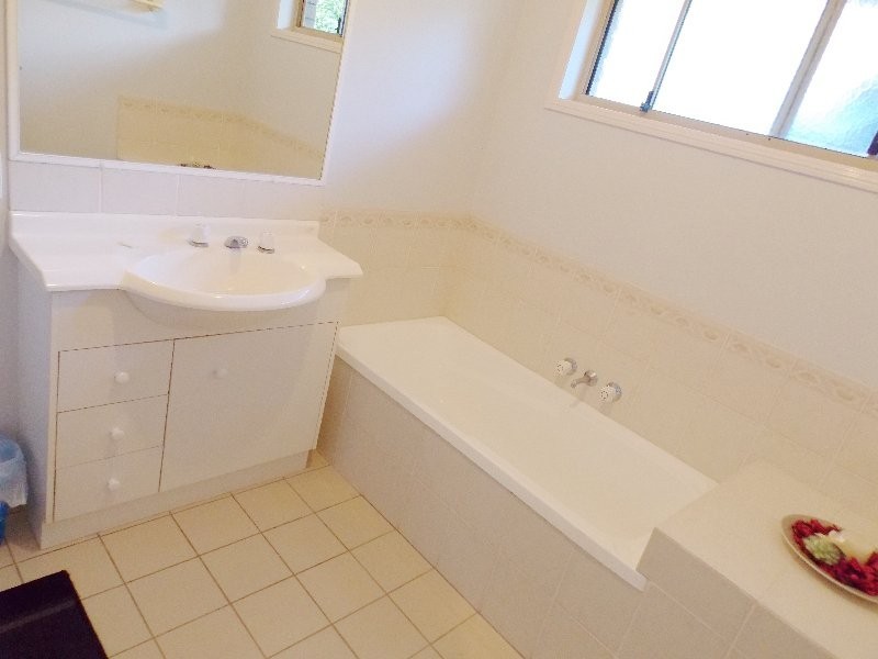 25 Moneghetti Pl, Calamvale QLD 4116