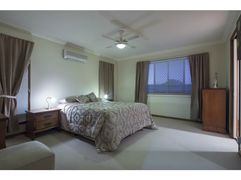 76 Ontario Crescent, Parkinson QLD 4115