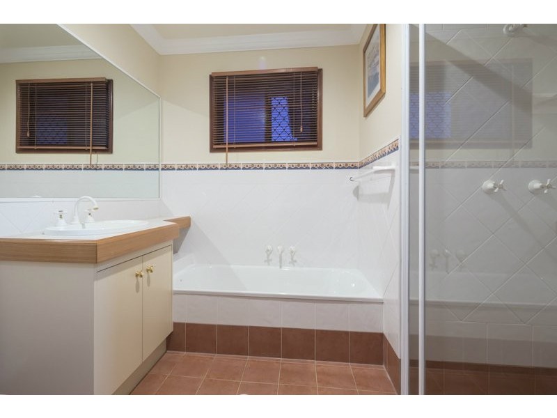 76 Ontario Crescent, Parkinson QLD 4115