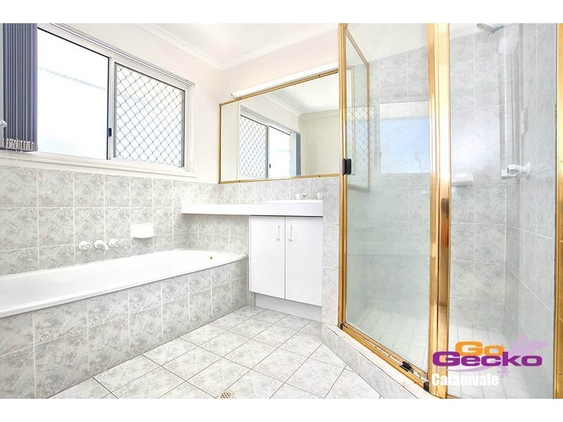 69 Bannockburn Cres, Parkinson QLD 4115