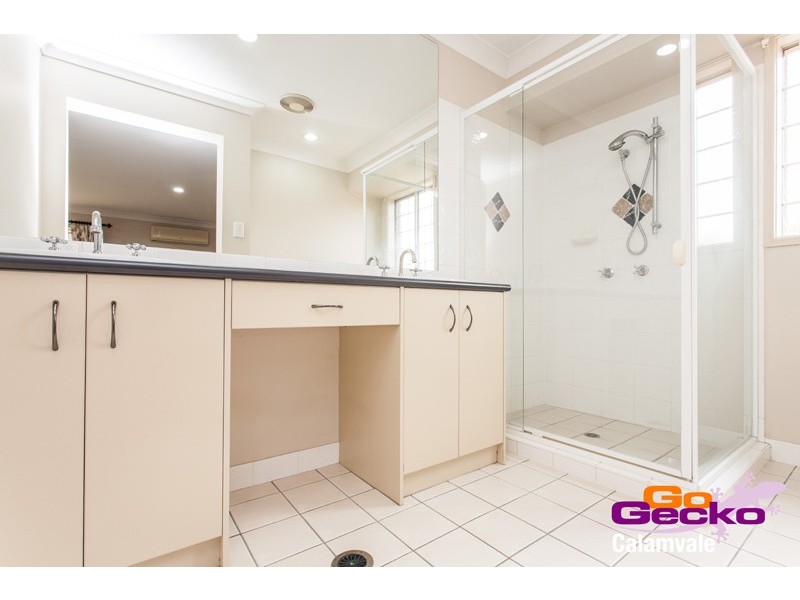 75 Wallum Drive, Parkinson QLD 4115