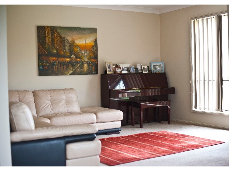 18 Karajini Crescent, Parkinson QLD 4115