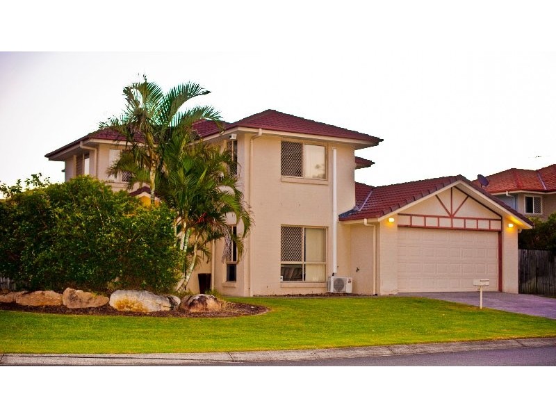 18 Karajini Crescent, Parkinson QLD 4115
