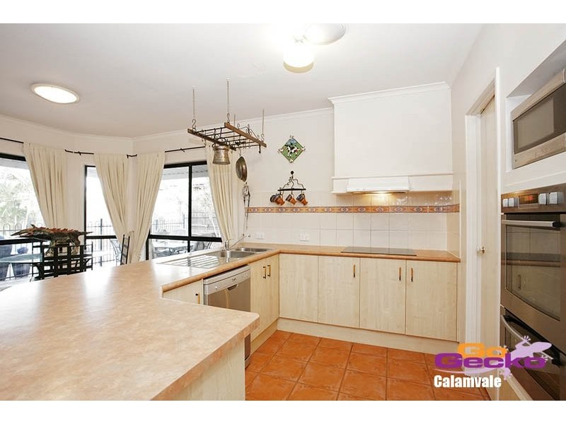 46 Ontario Crescent, Parkinson QLD 4115