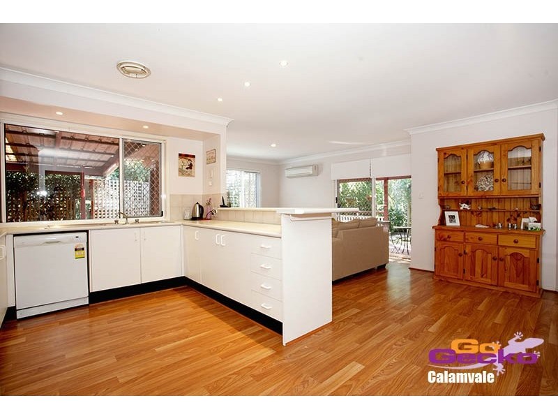 30 Bannockburn Cres, Parkinson QLD 4115