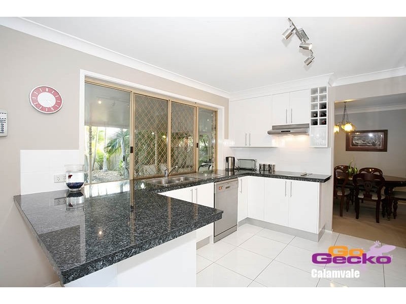 9 Japonica Place, Calamvale QLD 4116