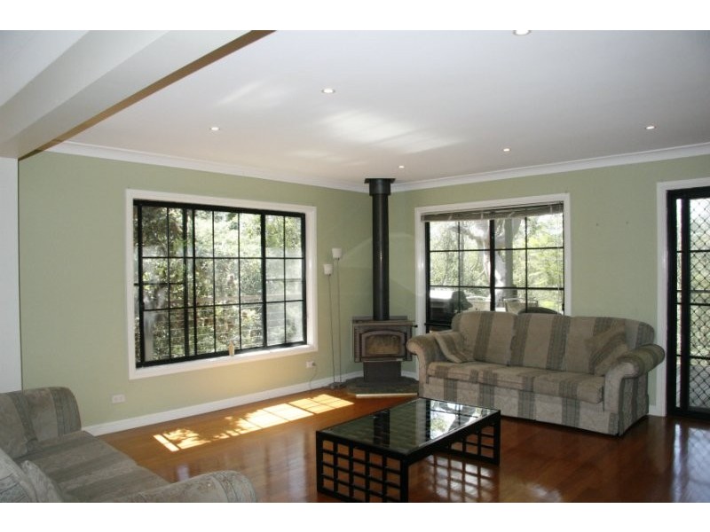 48 Davies Ave, Springwood NSW 2777