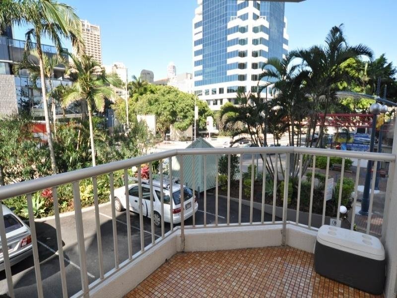 6/63 Cavill Avenue, Surfers Paradise QLD 4217