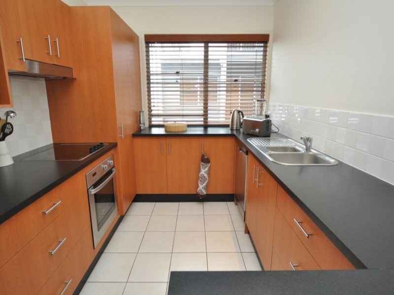 7/29 Proud Street, Labrador QLD 4215