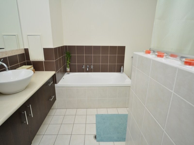 7/29 Proud Street, Labrador QLD 4215