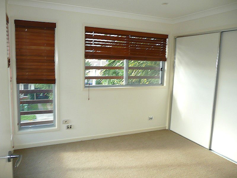 7/29 Proud Street, Labrador QLD 4215