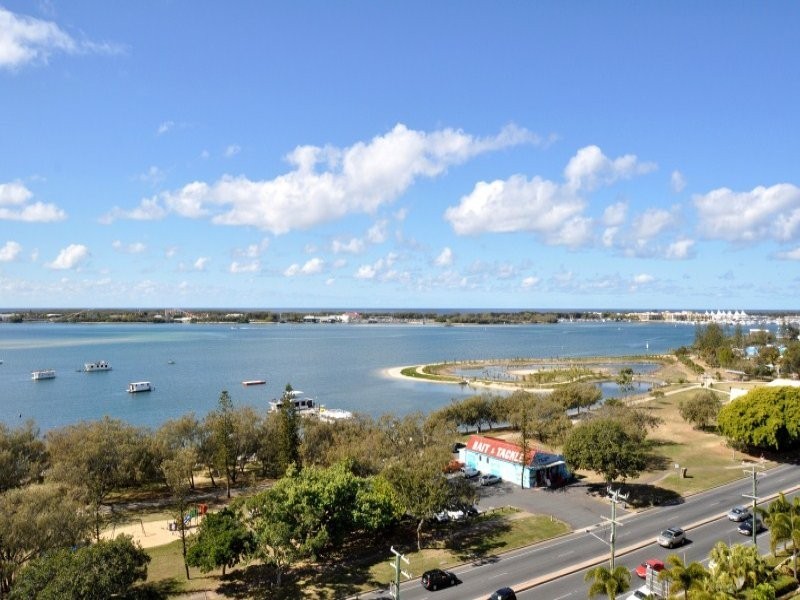 4A/114 Marine Parade, Southport QLD 4215