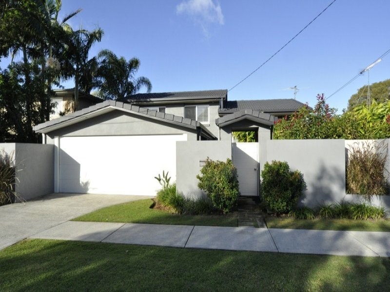 27 Ashgrove Avenue, Runaway Bay QLD 4216