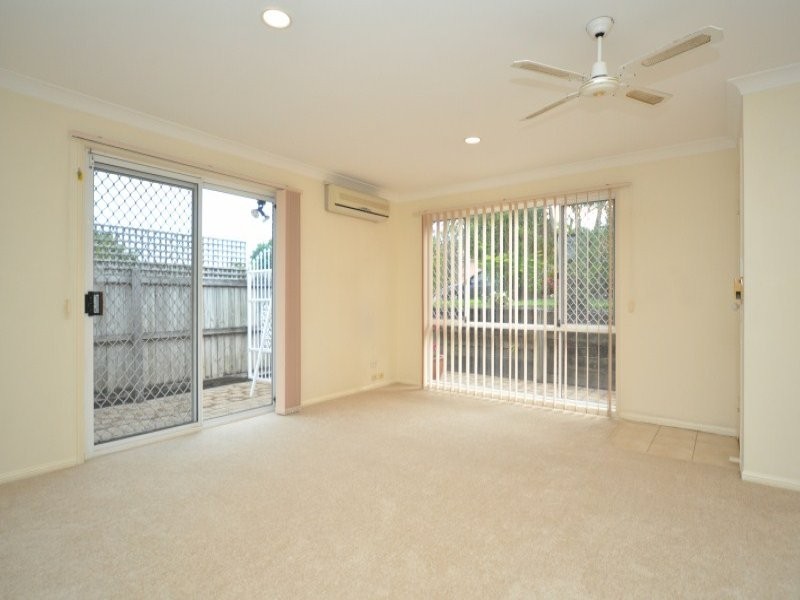 1/7 Liam Court, Labrador QLD 4215