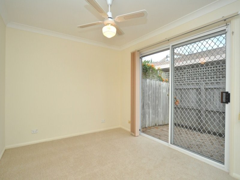 1/7 Liam Court, Labrador QLD 4215