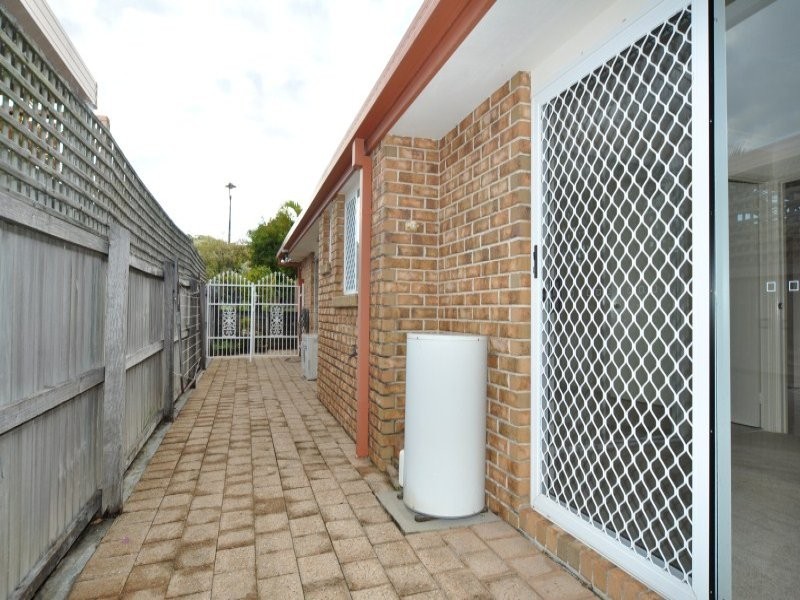 1/7 Liam Court, Labrador QLD 4215