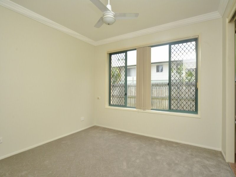 4/222 Central Street, Labrador QLD 4215