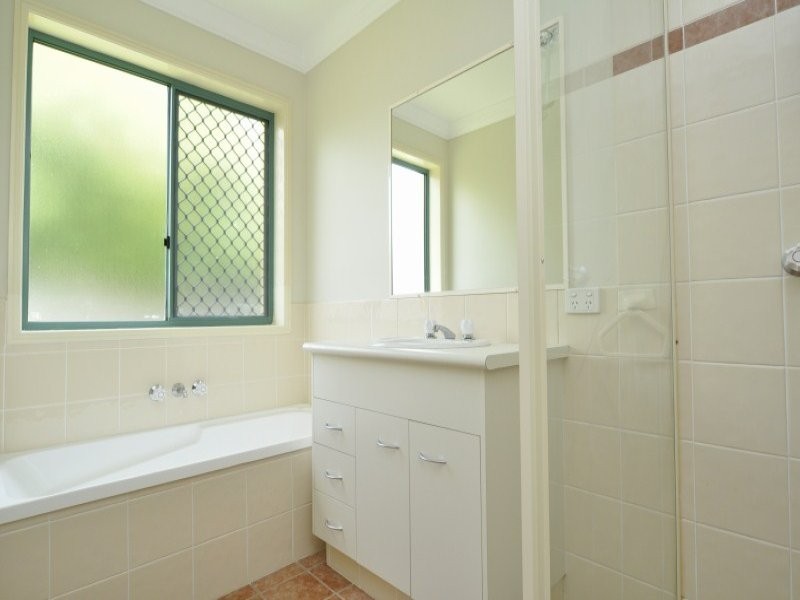 4/222 Central Street, Labrador QLD 4215