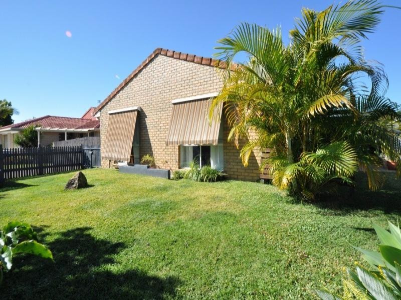 1/15 Coventry Court, Labrador QLD 4215