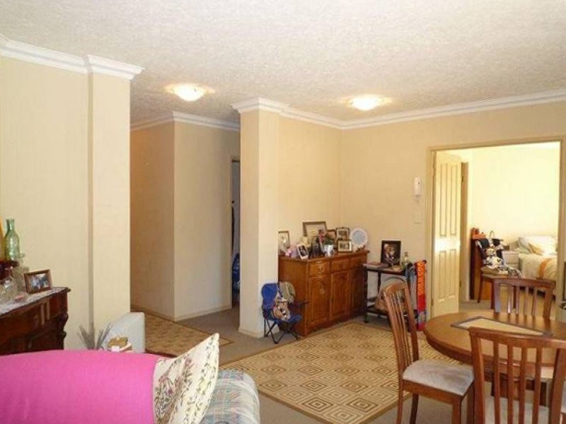 10/25 Chester Terrace, Southport QLD 4215