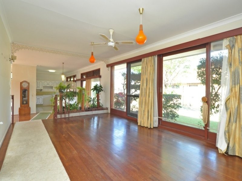 26 Margaroola Avenue, Biggera Waters QLD 4216