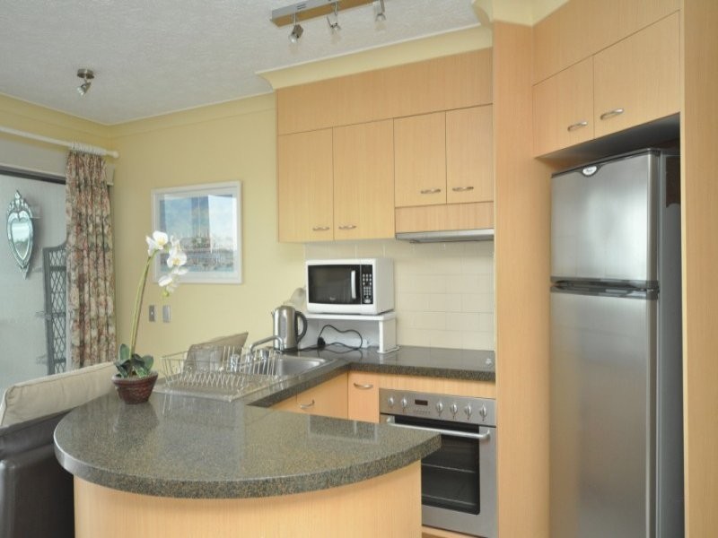 72/106 Marine Parade, Southport QLD 4215