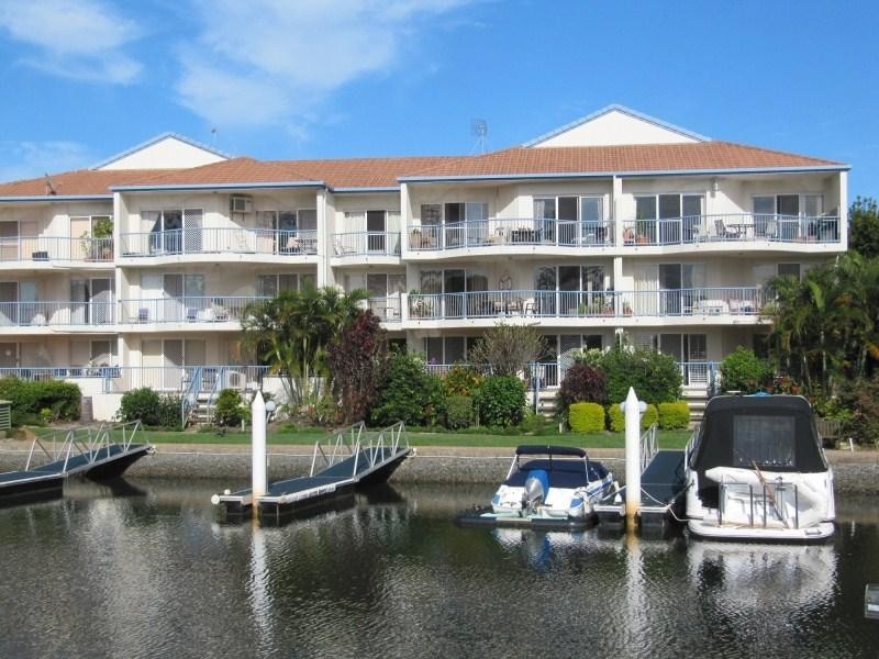1/9 Madang Crescent, Runaway Bay QLD 4216